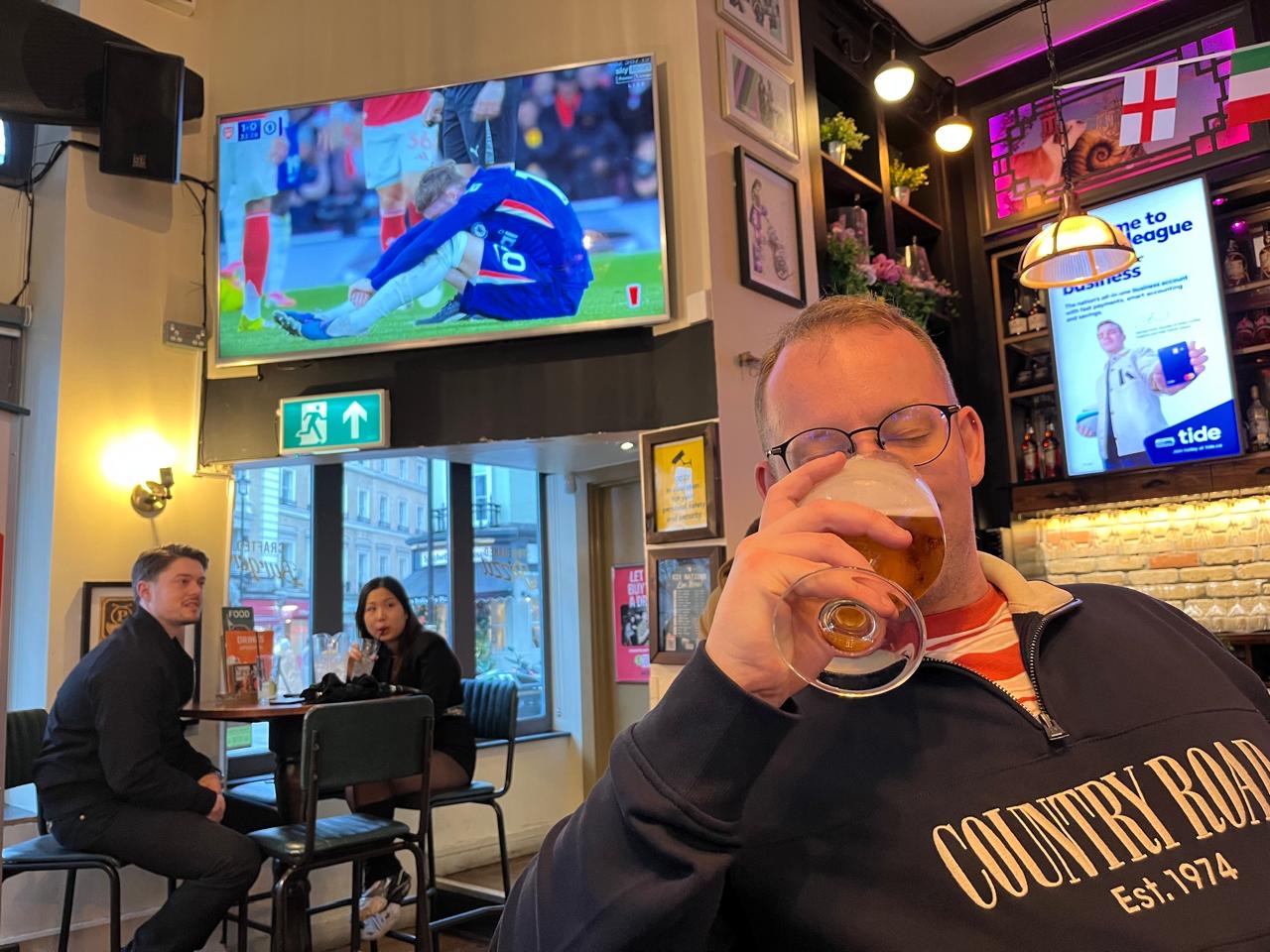 Chris enjoying Arsenal's win over Chelsea
